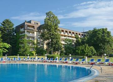 Курортные отели Lotos Hotel, Riviera Holiday Club Золотые Пески